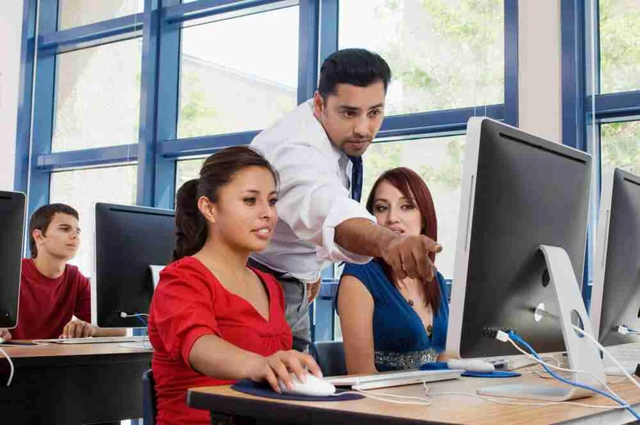 La Influencia Decisiva de la Educación Básica en la Formación de Profesionales de Tecnología